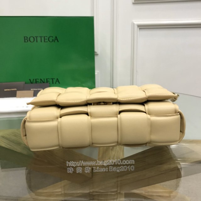 Bottega veneta高端女包 96008木薯 寶緹嘉新款枕頭鏈條包 BV經典款單肩斜挎手提女包  gxz1229